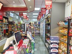 万科城小区大门口品牌便利店转让，带口粮证